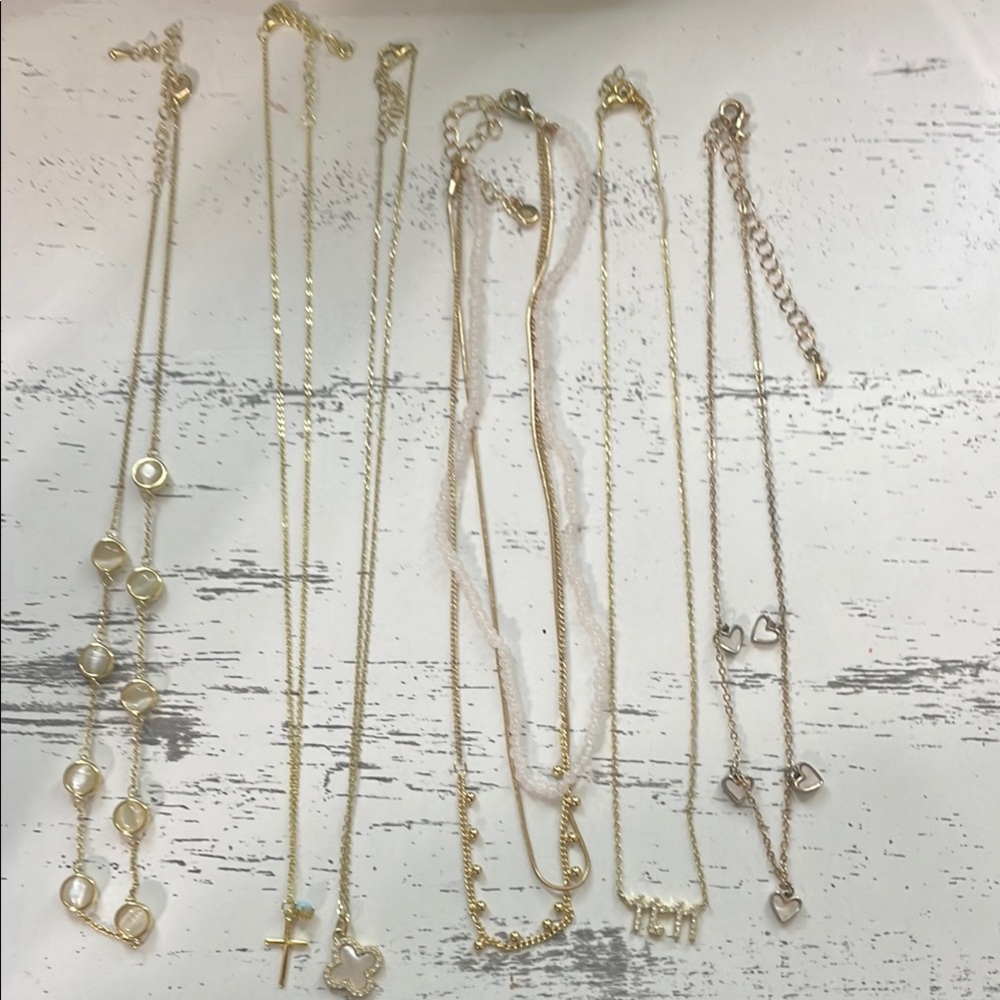 Set of 6 dainty gold necklaces